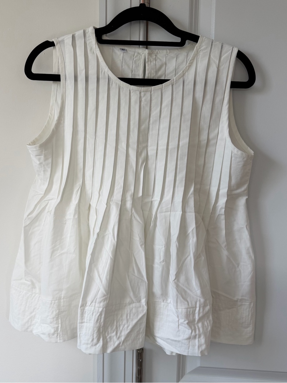 Women’s White Pleated Sleeveless Top